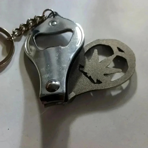 Medical plant design multi nail..beer opener..key chain from Holland.. - Picture 3 of 3